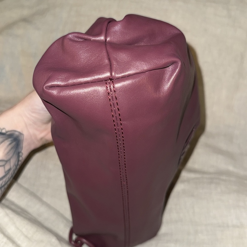 NWT Badgley Mischka Wrapped Frame Clutch: Plum
Perfect fall bag - Picture 5 of 9